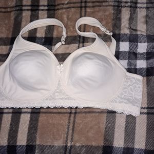 Lilyette 40C lacy bra